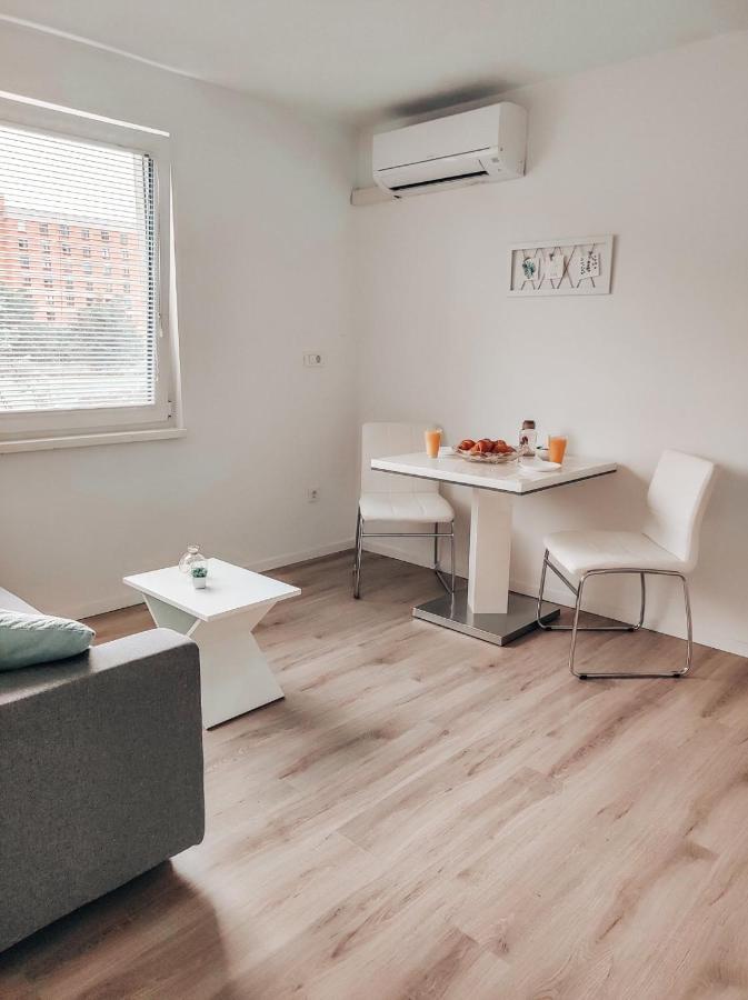 Studio Apartment Sanya #2 Ljubljana Extérieur photo